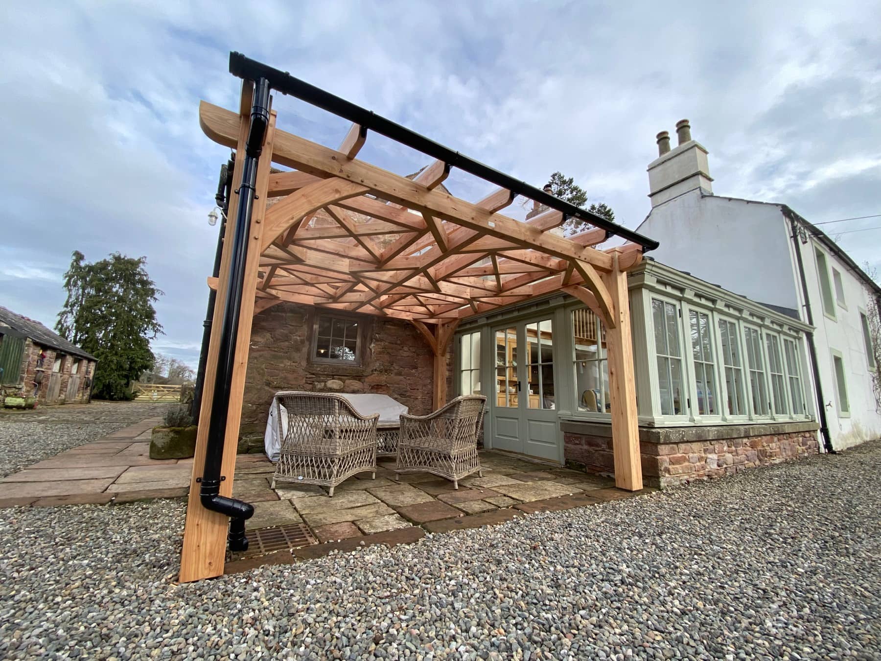 Outdoor eating area by Woodstyle Joinery
