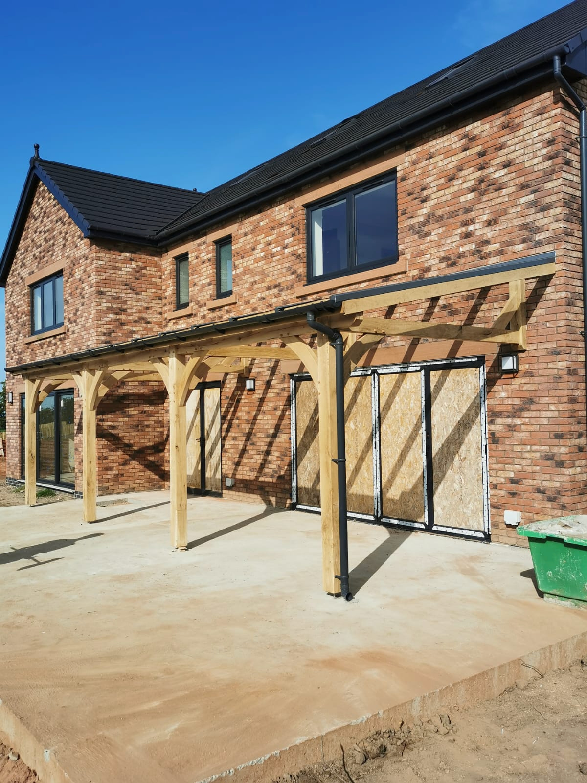 Oak-framed veranda by Woodstyle Joinery